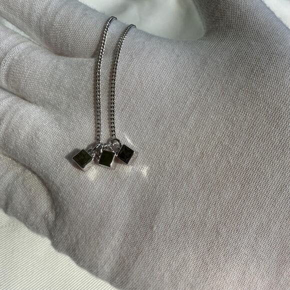 Nina Ricci Cube Pendant Necklace Rhodium Plated Pendant Swarovski Signed - Picture 6 of 9